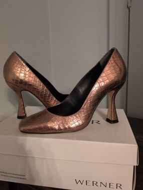 NWT Bronze Metallic Croc-Embossed High Heels